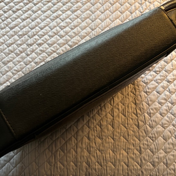 Louis Vuitton Black Taiga Leather Odessa Computer Bag - Picture 5 of 9